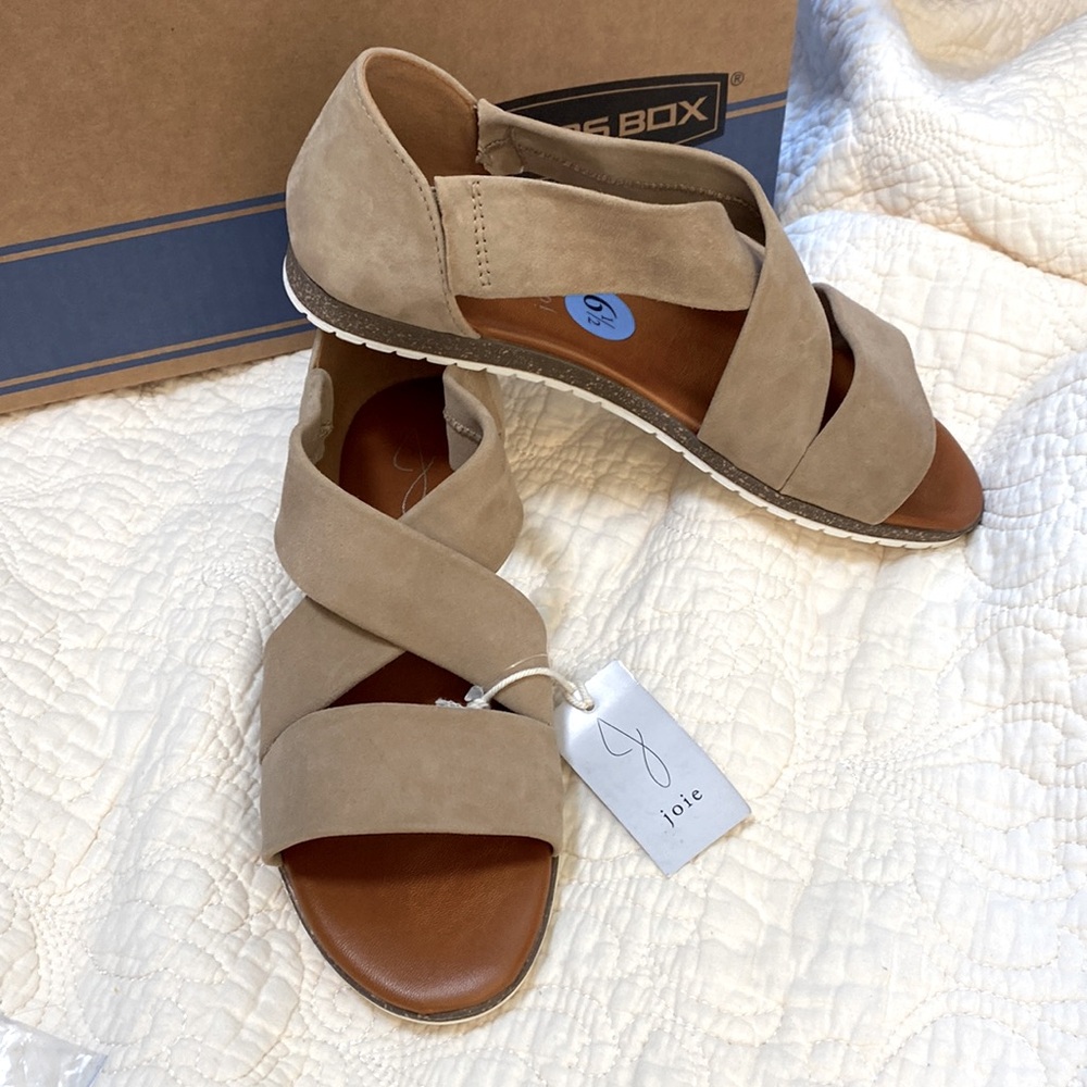 NWT Joie genuine Leather flats Tan Taupe sandals New 6.5